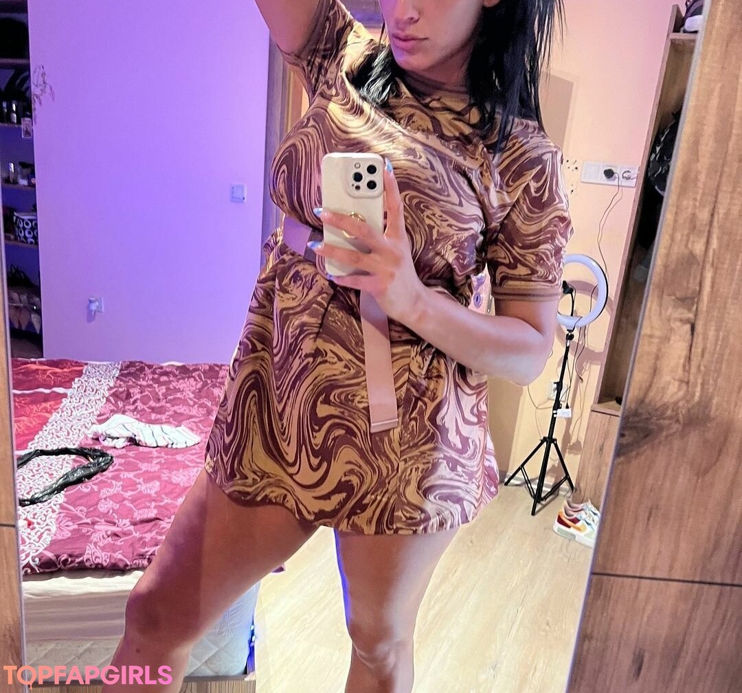 Nacktes geleaktes OnlyFans-Foto von Giulia Daqna #181