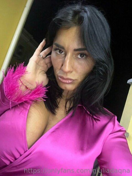 Nacktes geleaktes OnlyFans-Foto von Giulia Daqna