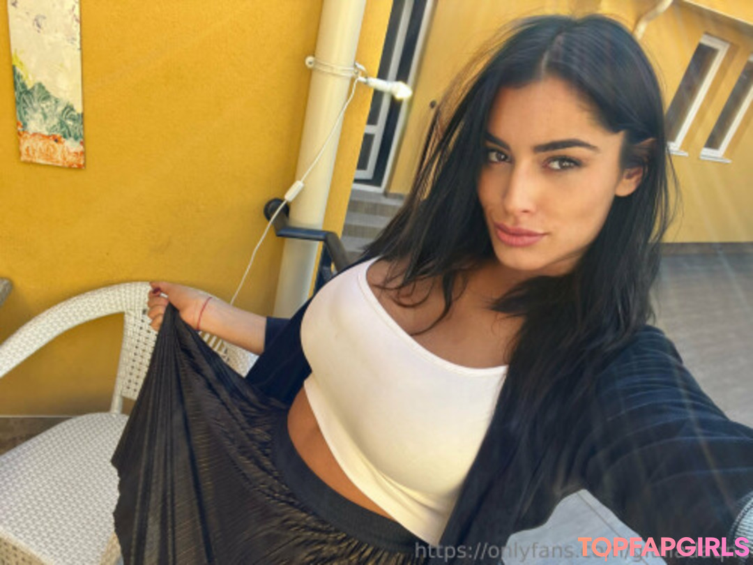 Nacktes geleaktes OnlyFans-Foto von Giulia Daqna #35
