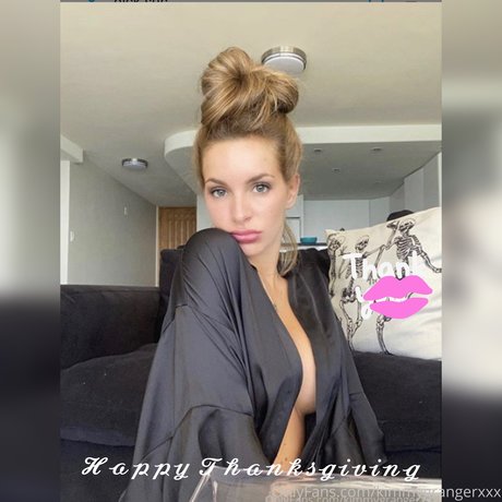 Nacktes geleaktes OnlyFans-Foto von Kimmy Granger
