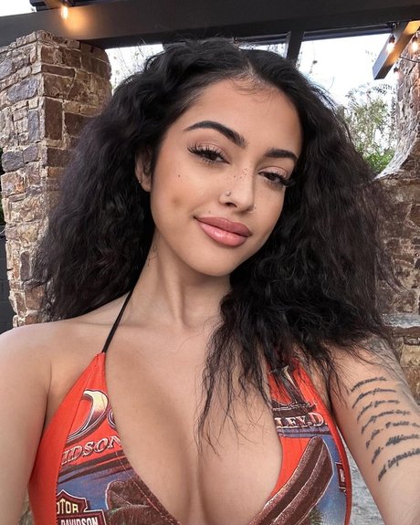 Nacktes geleaktes OnlyFans-Foto von Malu Trevejo