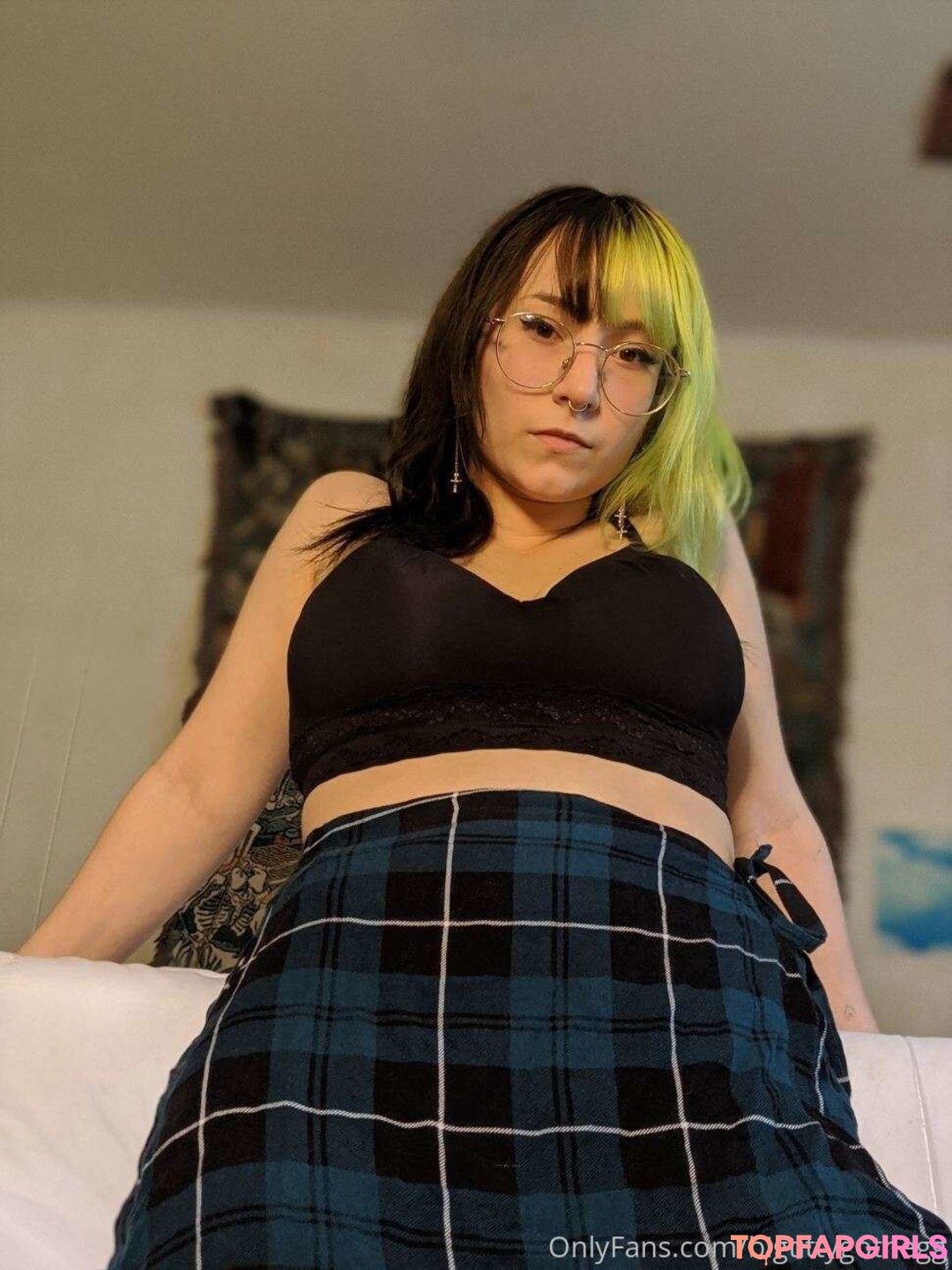 Nacktes geleaktes OnlyFans-Foto von Big Titty Goth Egg #954