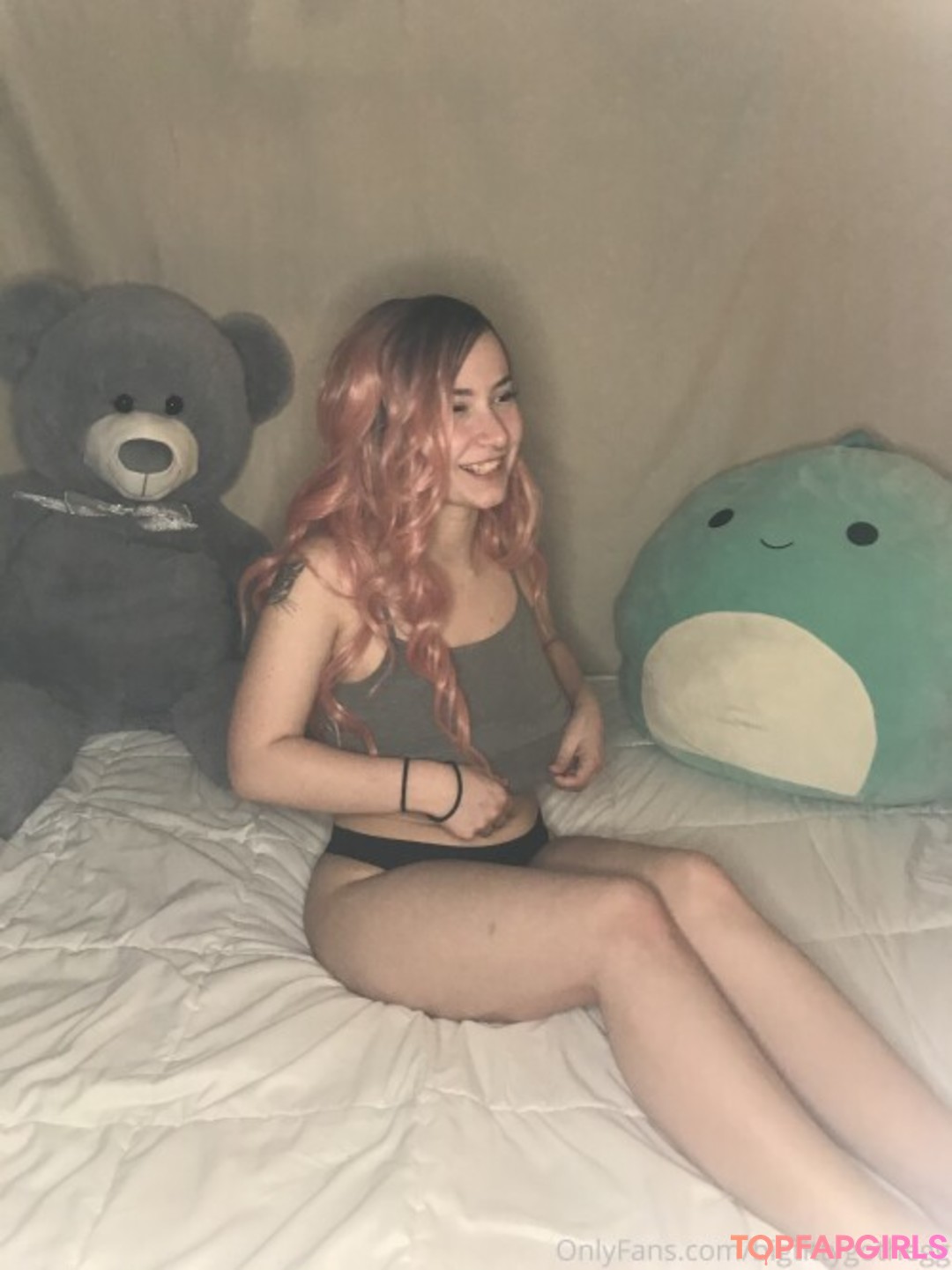 Nacktes geleaktes OnlyFans-Foto von Big Titty Goth Egg #321