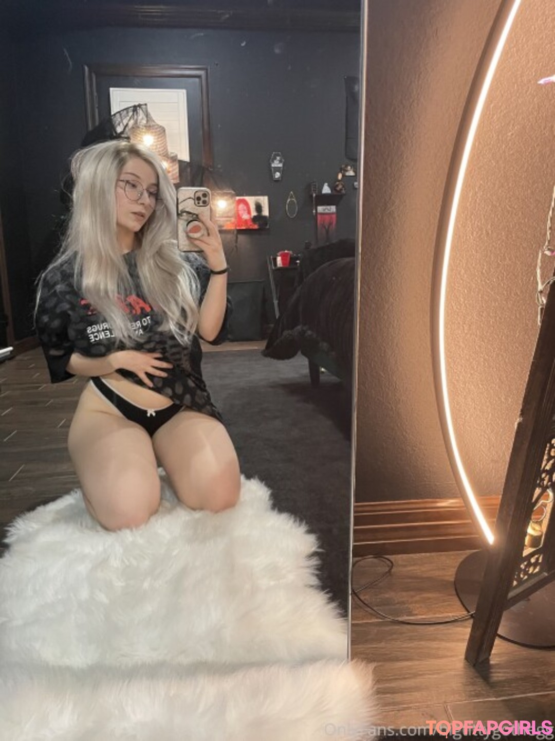 Nacktes geleaktes OnlyFans-Foto von Big Titty Goth Egg #360