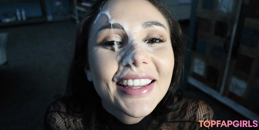Nacktes geleaktes OnlyFans-Foto von Ariana Marie #1111