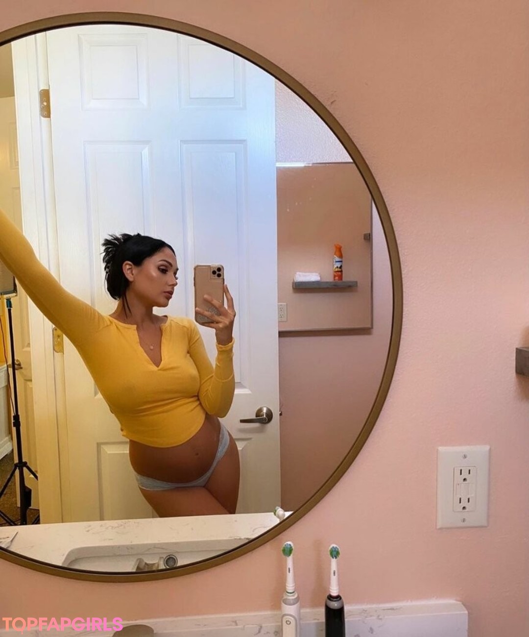 Nacktes geleaktes OnlyFans-Foto von Ariana Marie #488