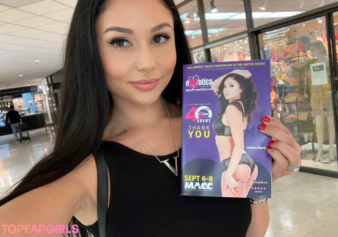 Nacktes geleaktes OnlyFans-Foto von Ariana Marie #704