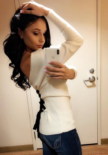 Ariana Marie