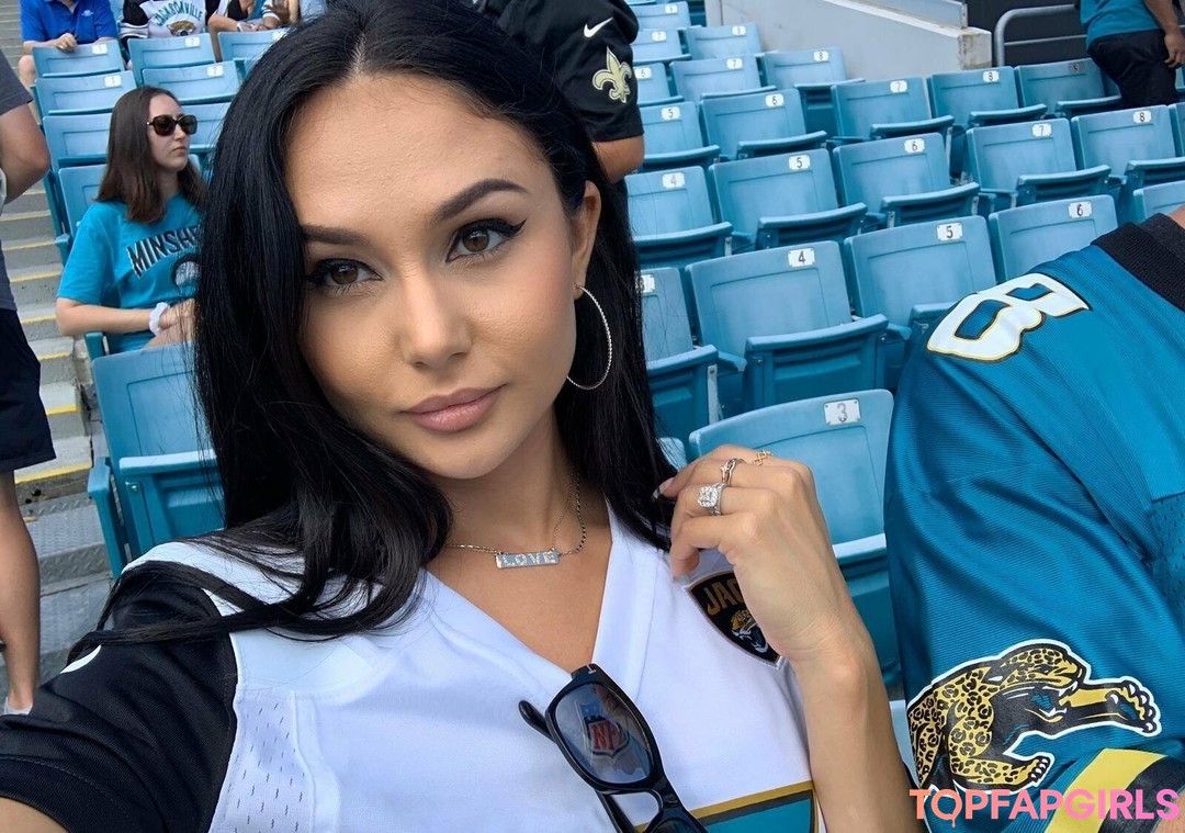 Nacktes geleaktes OnlyFans-Foto von Ariana Marie #736