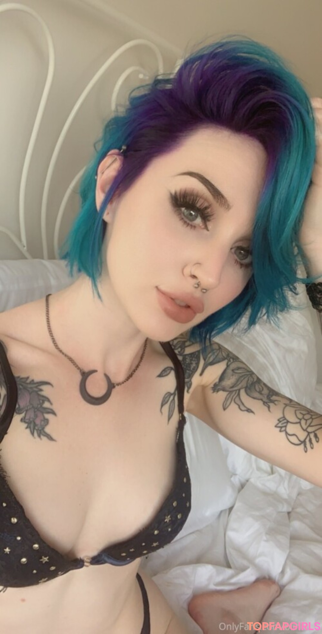 Nacktes geleaktes OnlyFans-Foto von Blink #163