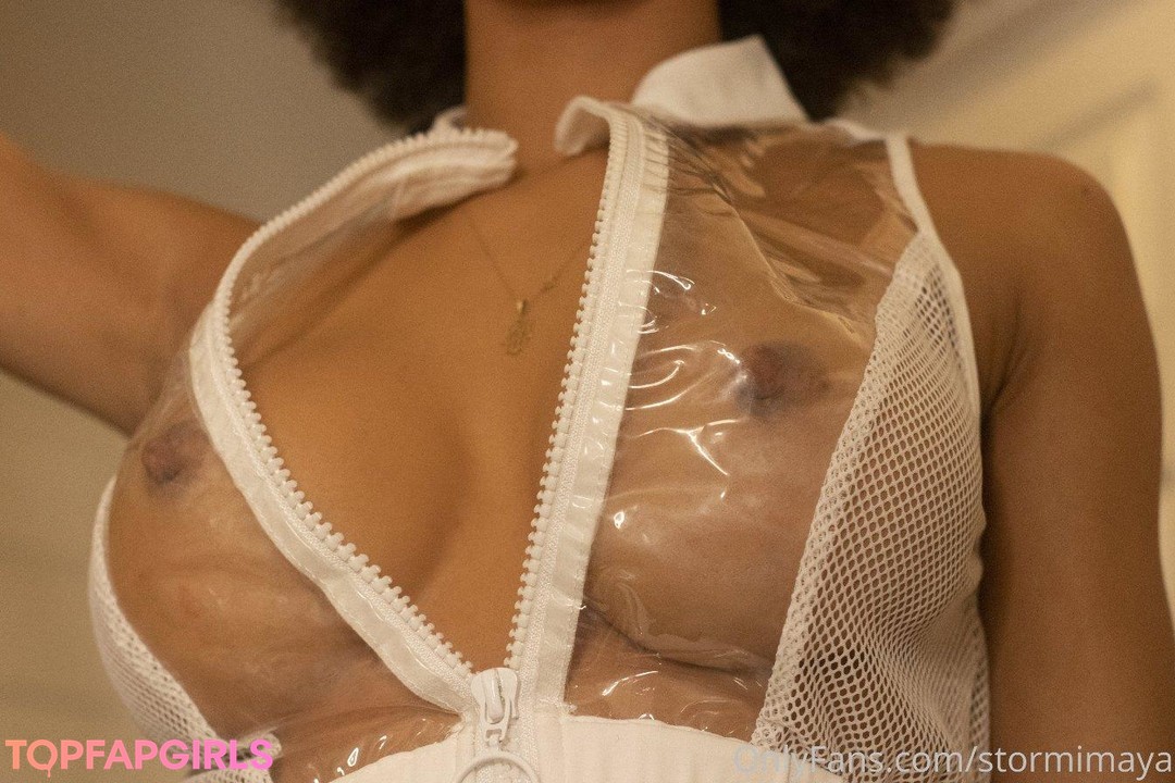 Nacktes geleaktes OnlyFans-Foto von Stormi Maya #1523