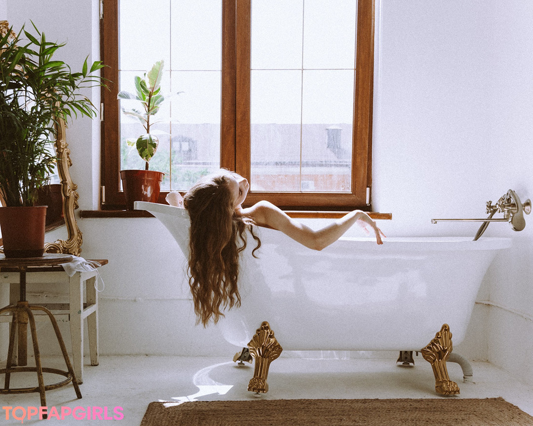 Nacktes geleaktes OnlyFans-Foto von Mila Amour #449
