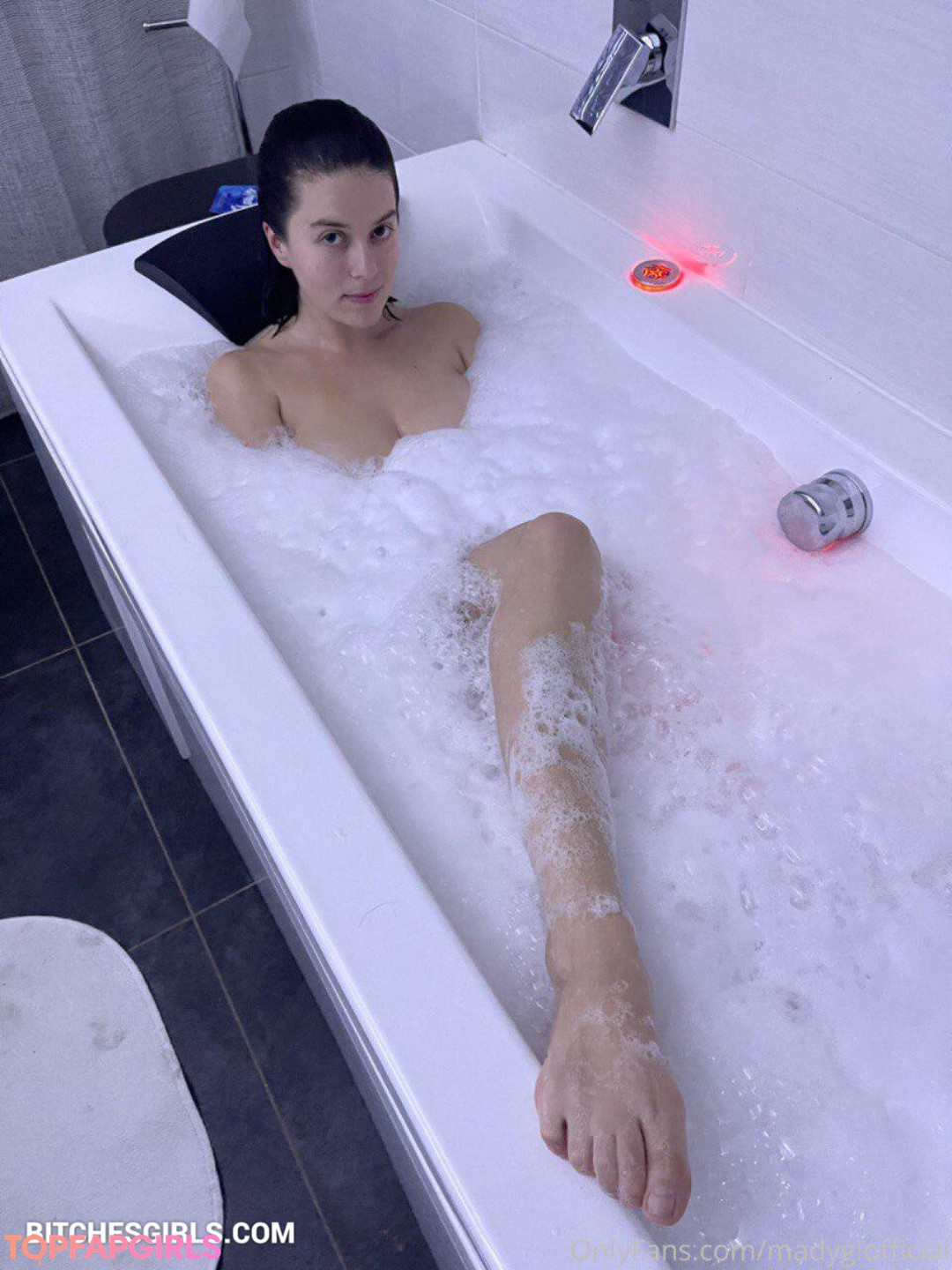 Nacktes geleaktes OnlyFans-Foto von Madalina Loana Filip #57