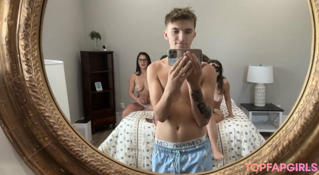 Nacktes geleaktes OnlyFans-Foto von Bryce Adams #527