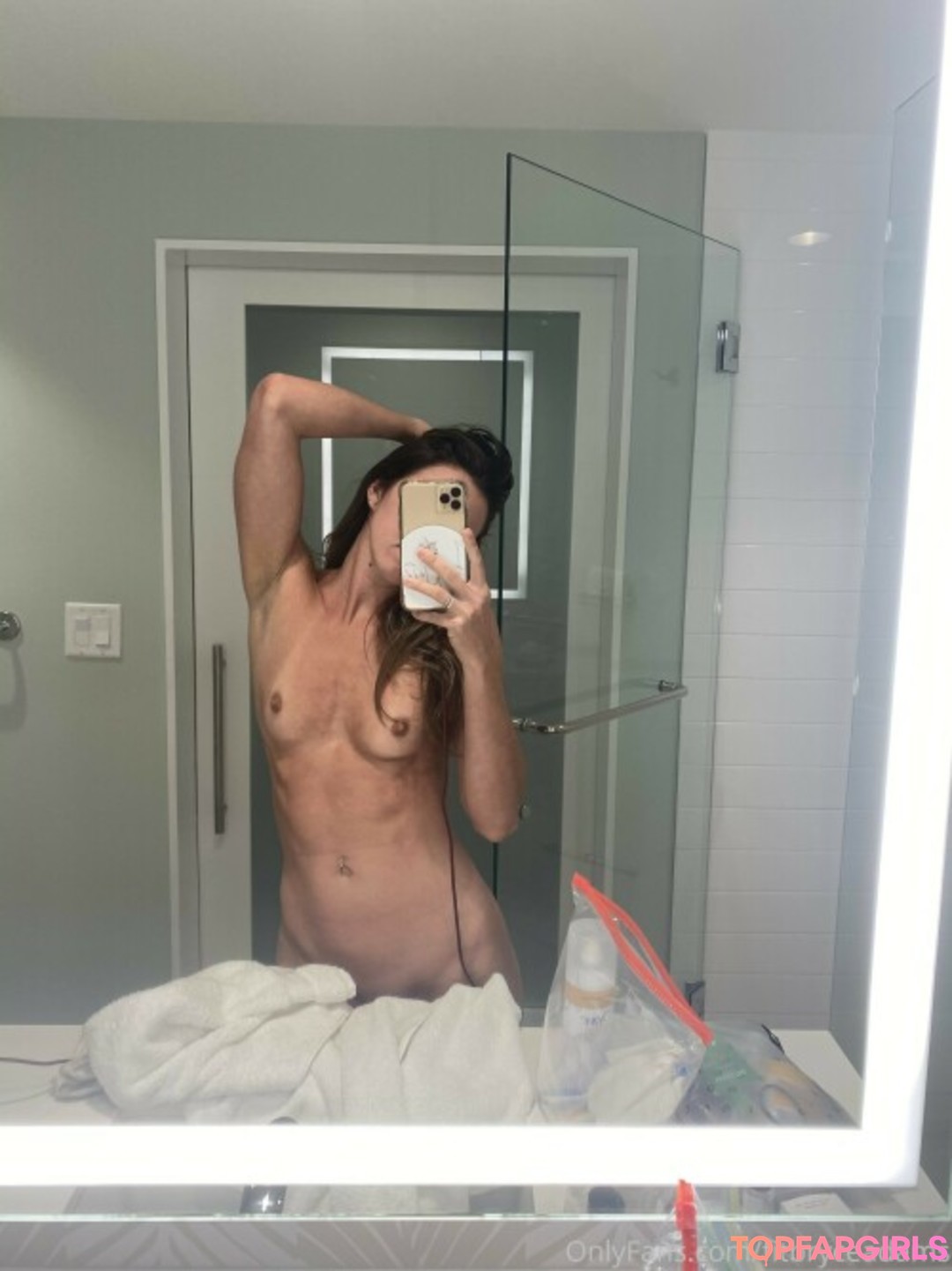 Nacktes geleaktes OnlyFans-Foto von Bryce Adams #215