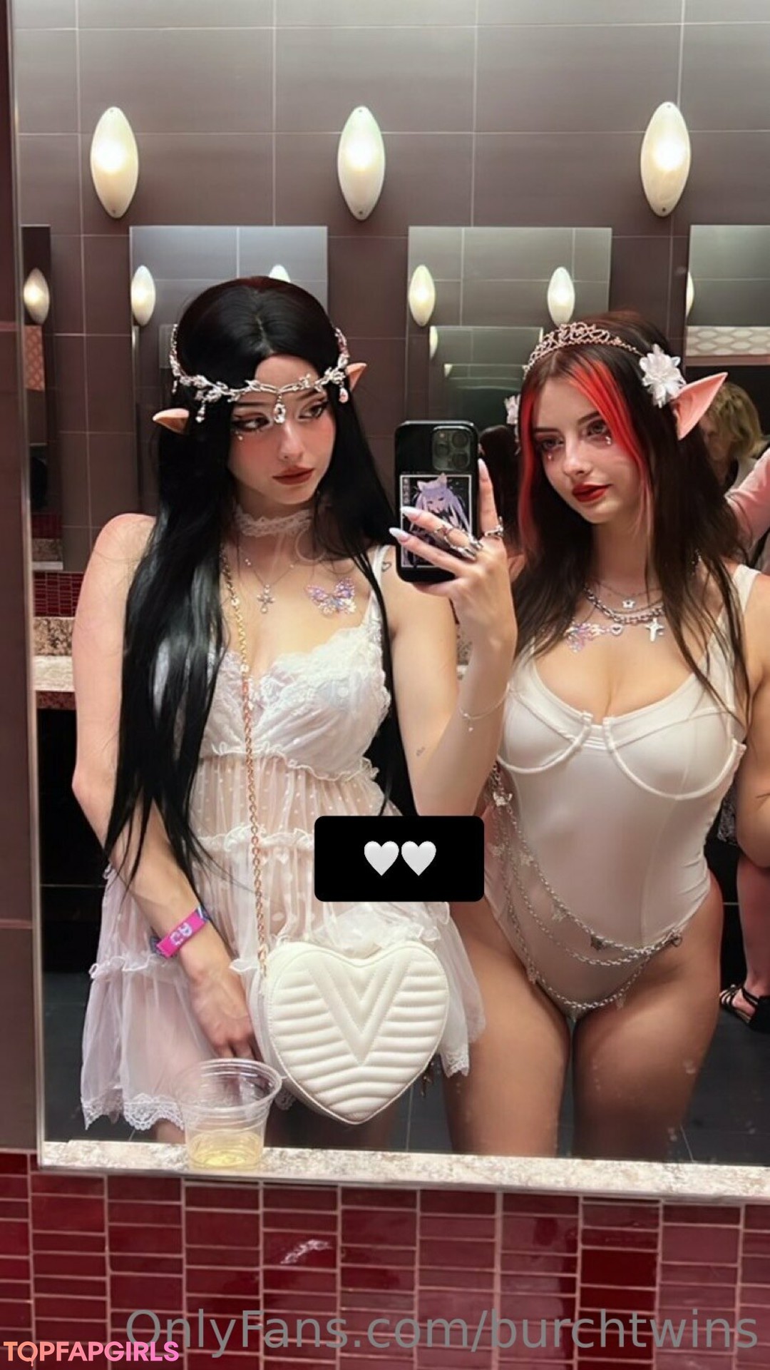 Nacktes geleaktes OnlyFans-Foto von Burch Twins #2344