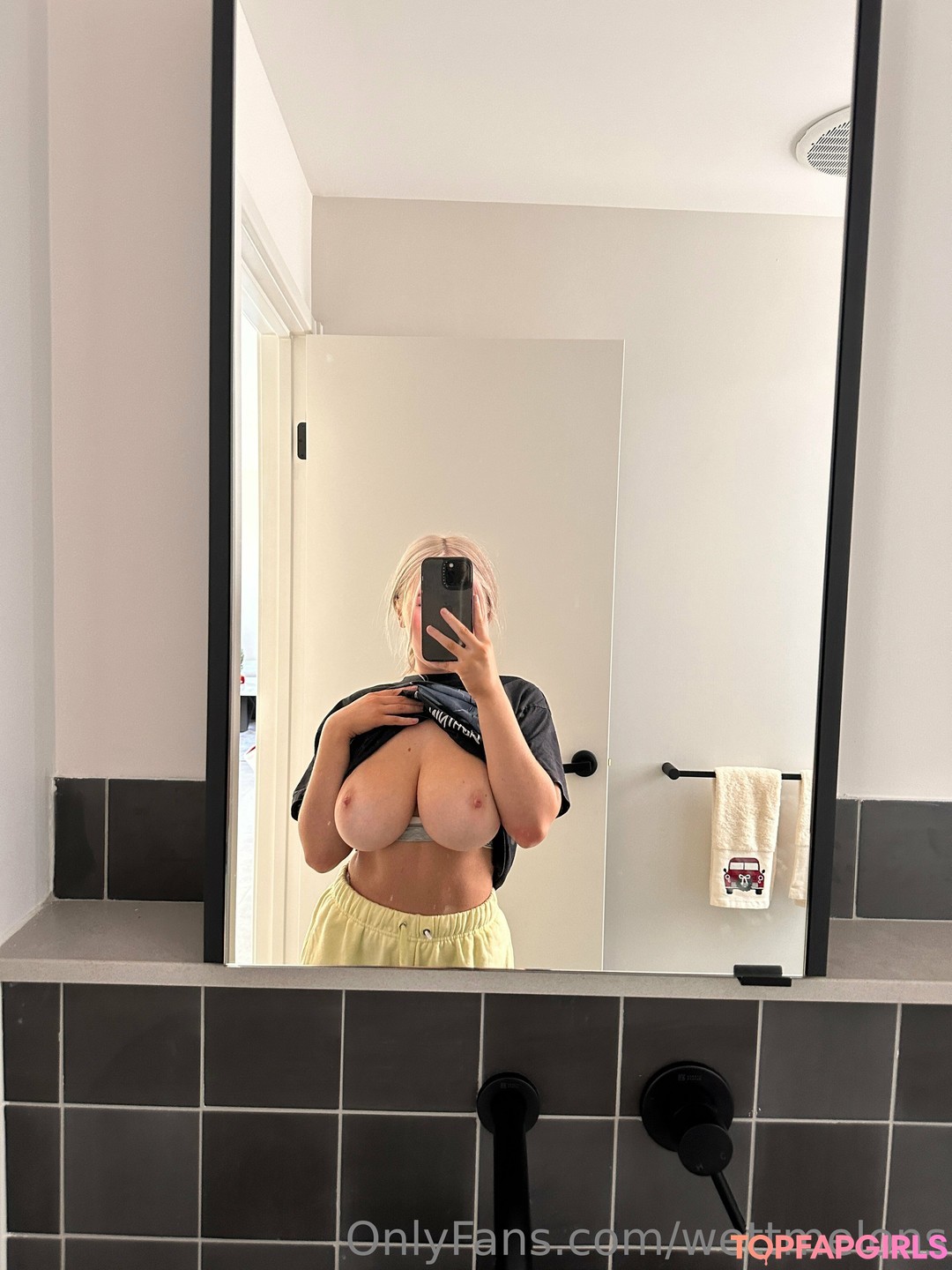 Nacktes geleaktes OnlyFans-Foto von Wettmelons #2600