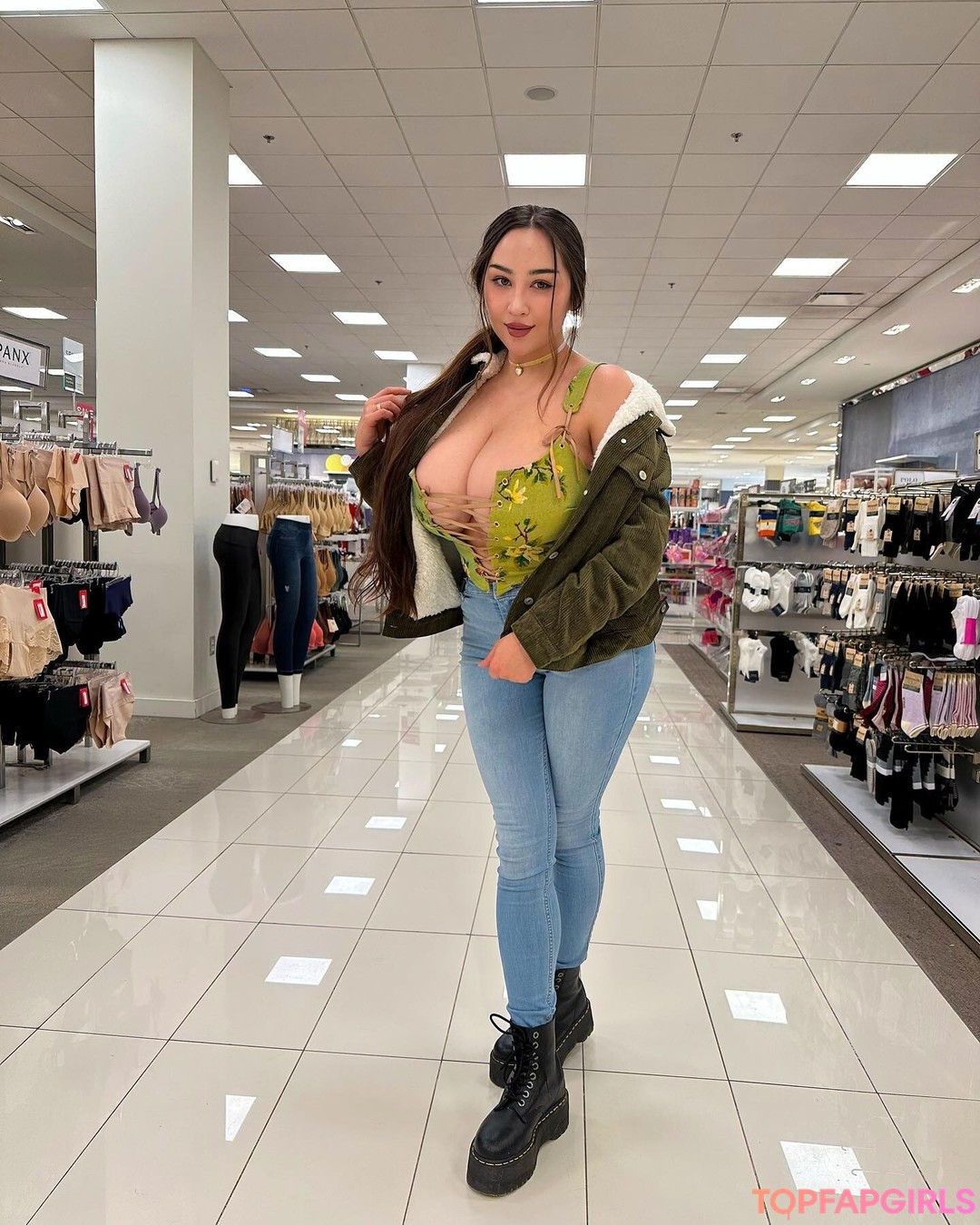 Nacktes geleaktes OnlyFans-Foto von Louisa Khovanski #1155