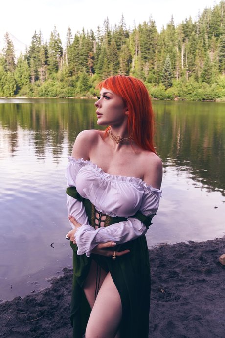 Jenna Lynn Meowri