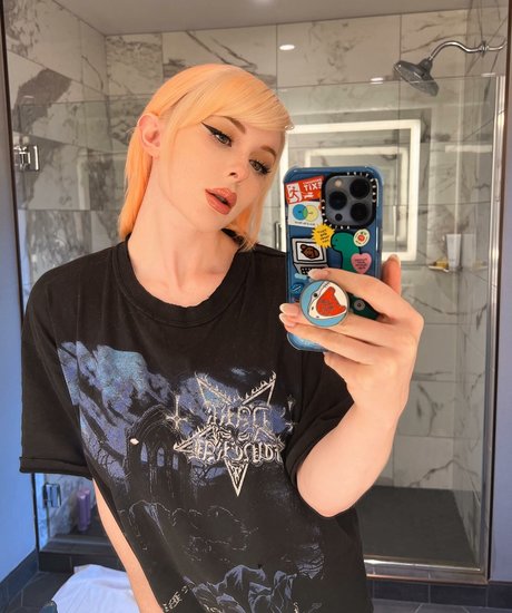 Jenna Lynn Meowri