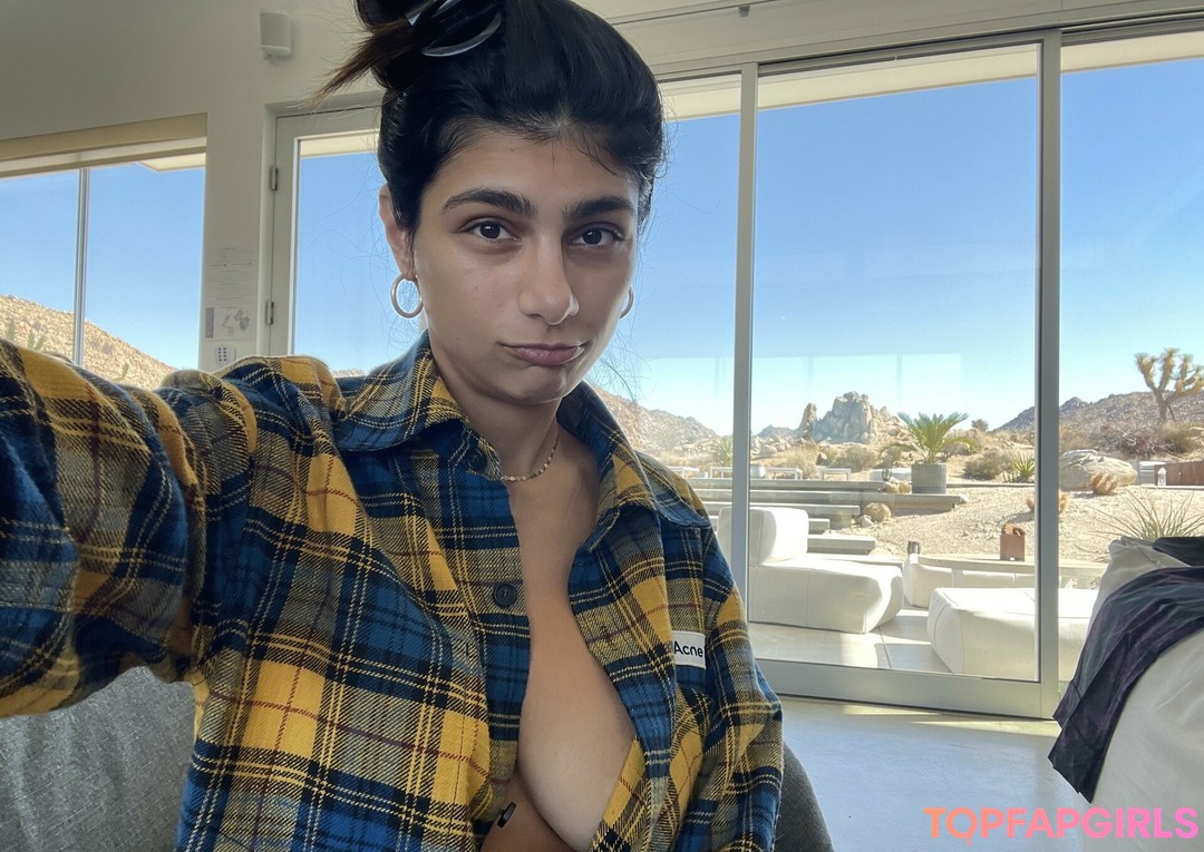Nacktes geleaktes OnlyFans-Foto von Mia Khalifa #1542