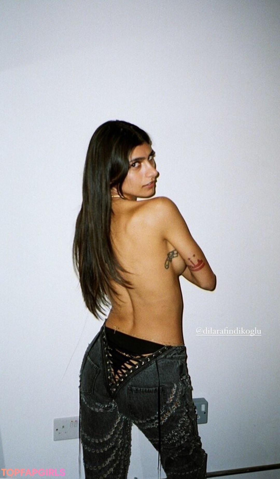 Nacktes geleaktes OnlyFans-Foto von Mia Khalifa #2183