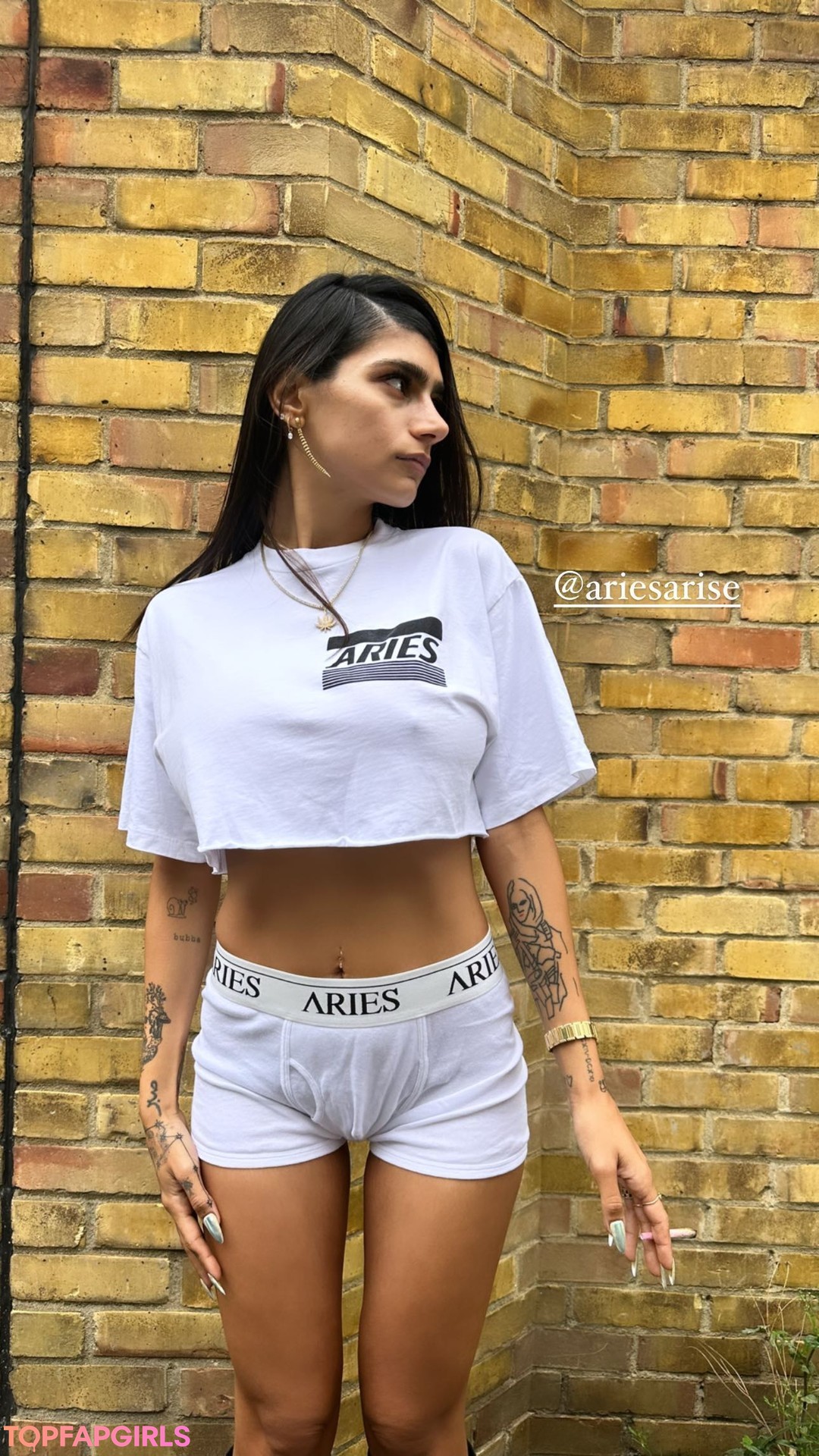 Nacktes geleaktes OnlyFans-Foto von Mia Khalifa #2374
