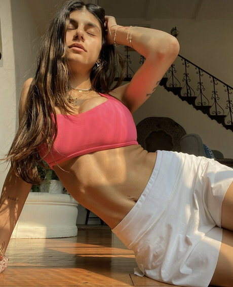Nacktes geleaktes OnlyFans-Foto von Mia Khalifa