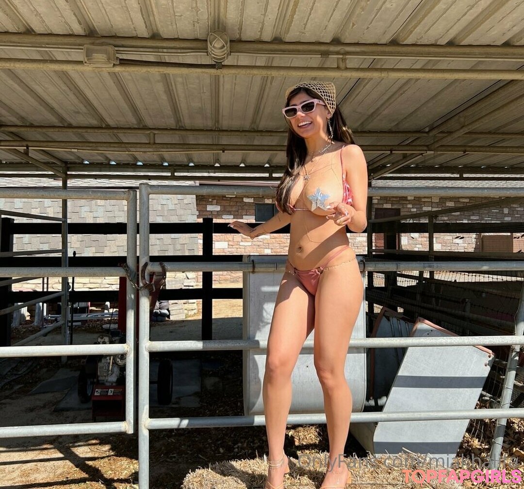 Nacktes geleaktes OnlyFans-Foto von Mia Khalifa #947