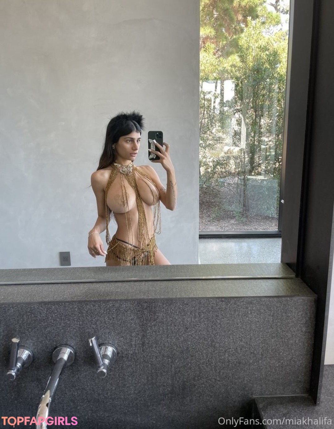 Nacktes geleaktes OnlyFans-Foto von Mia Khalifa #385