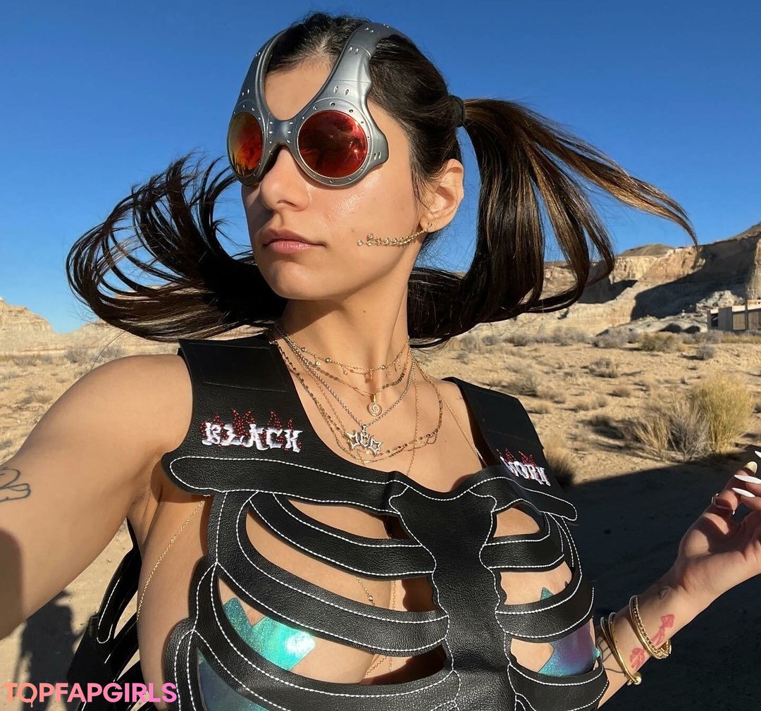 Nacktes geleaktes OnlyFans-Foto von Mia Khalifa #425
