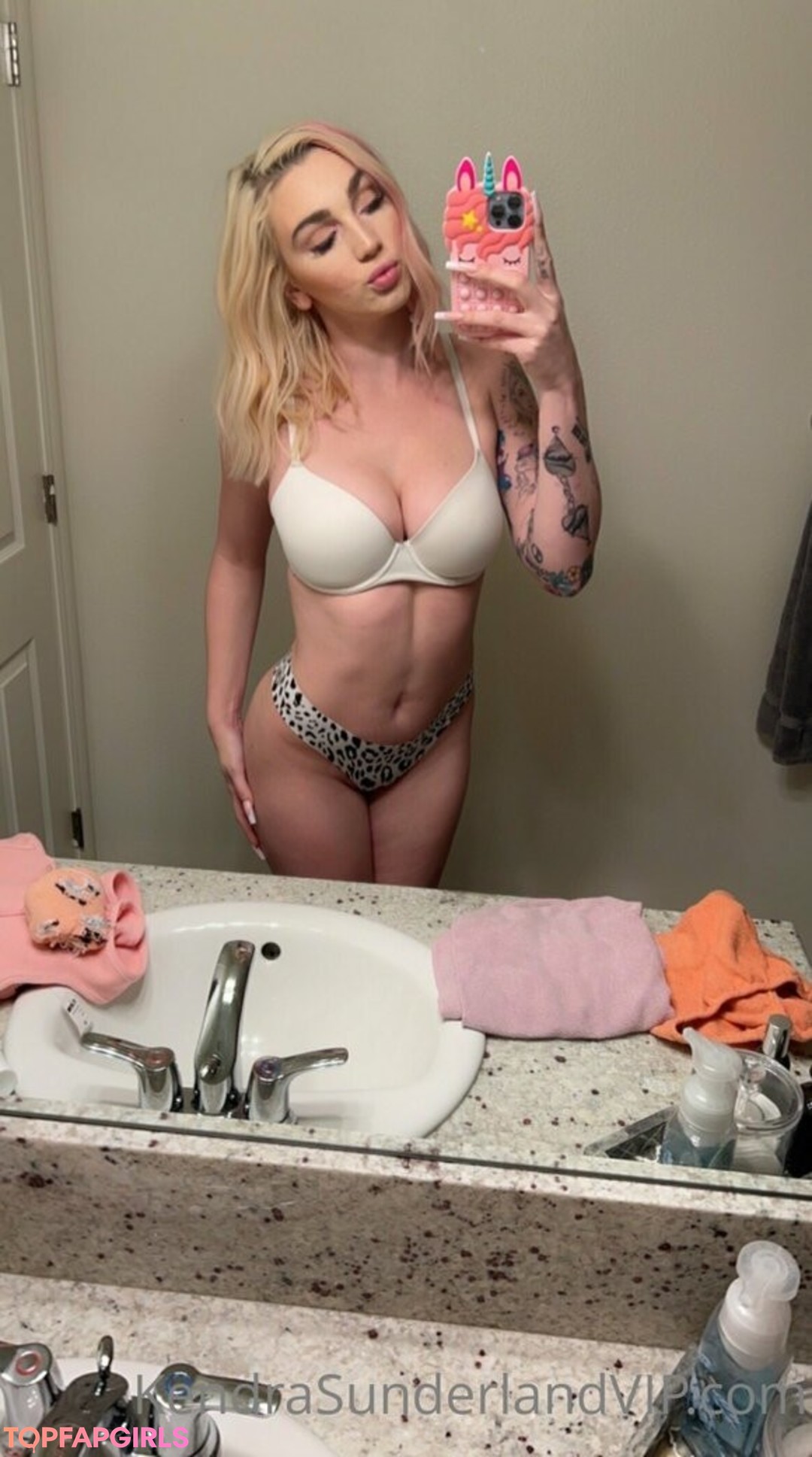 Nacktes geleaktes OnlyFans-Foto von Kendra Sunderland #581