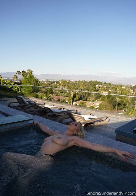 Kendra Sunderland