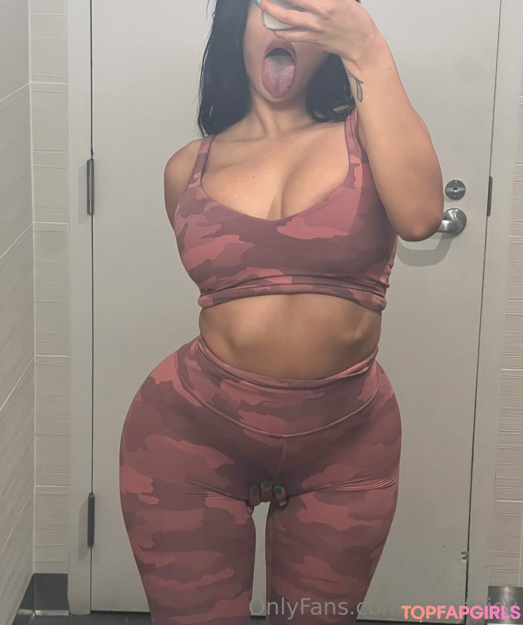 Nacktes geleaktes OnlyFans-Foto von Juanita Belle #177