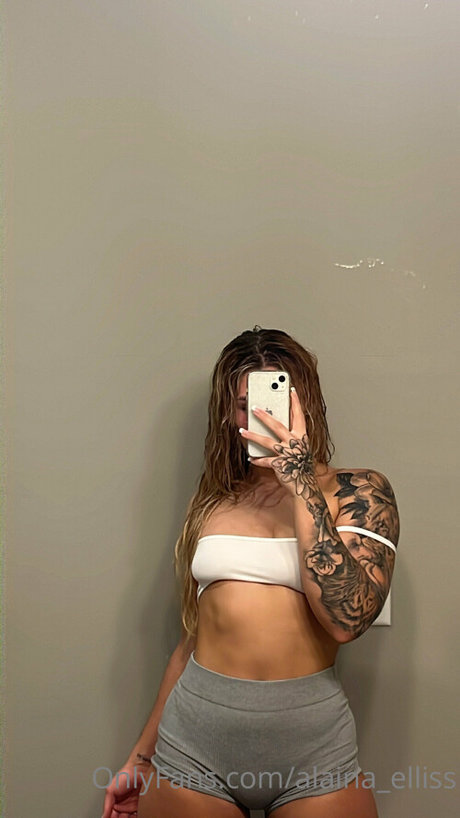 Nacktes geleaktes OnlyFans-Foto von Alaina Ellis