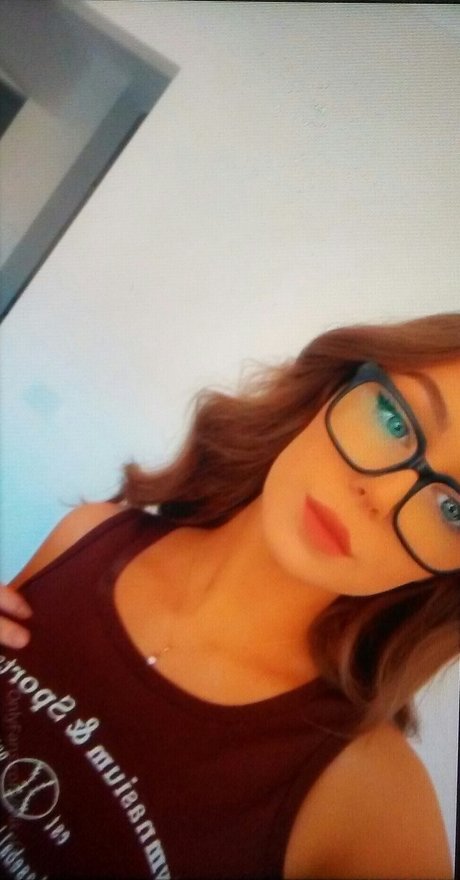 Nacktes geleaktes OnlyFans-Foto von Mikafans