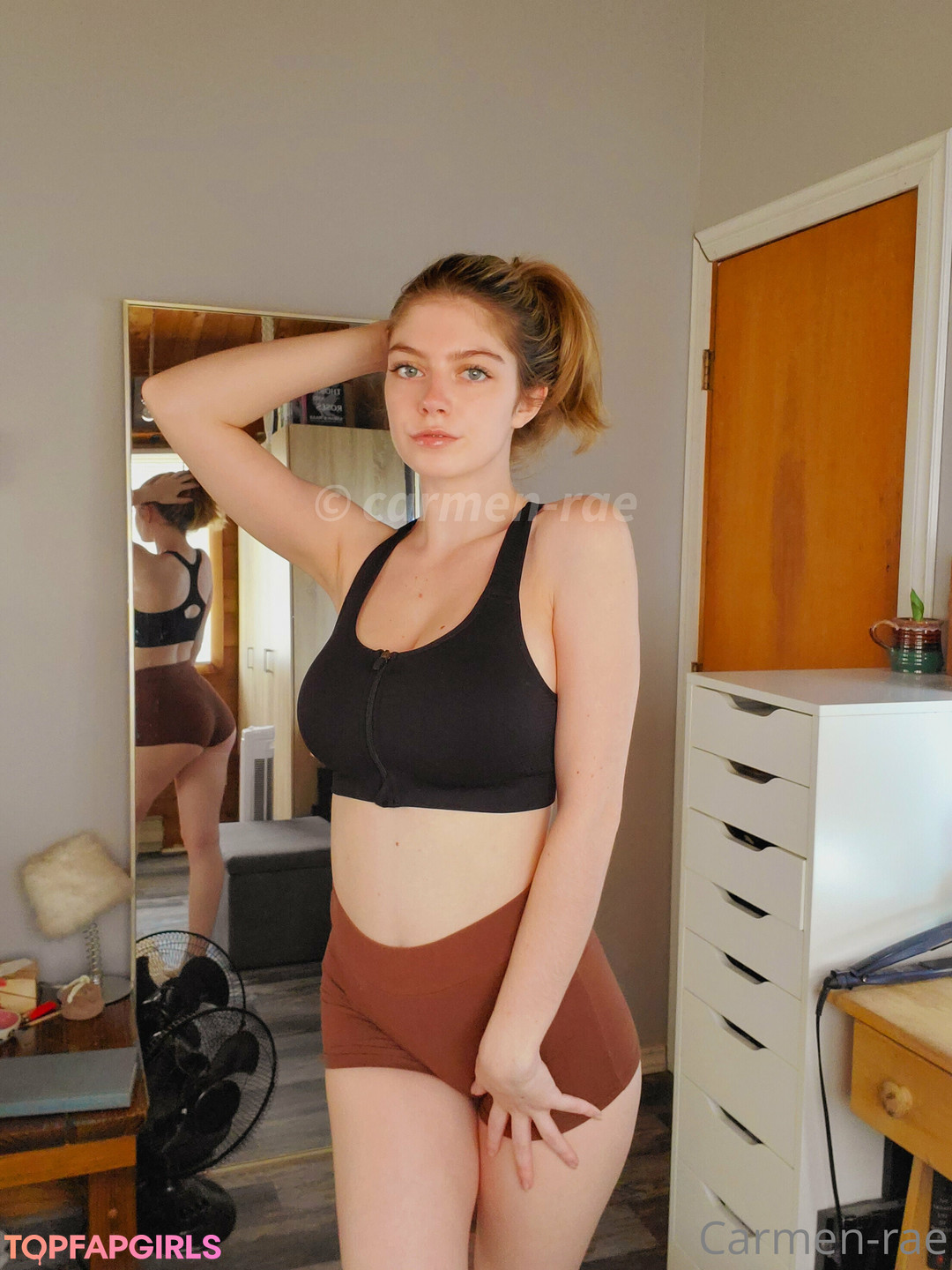 Nacktes geleaktes OnlyFans-Foto von Carmenrae #1045