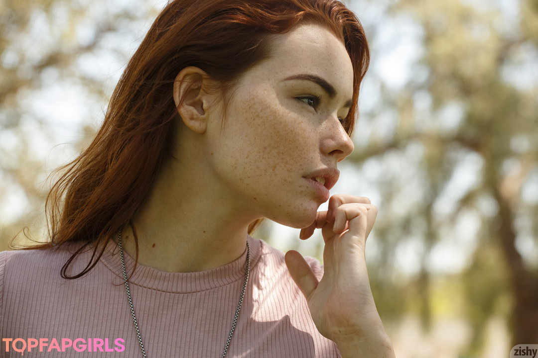 Nacktes geleaktes OnlyFans-Foto von Sabrina Lynn #1234