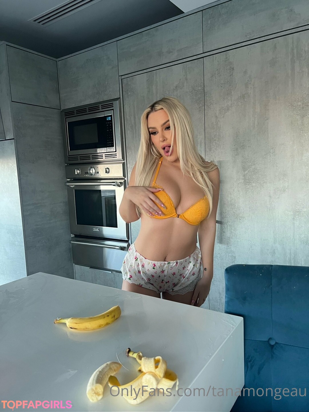 Nacktes geleaktes OnlyFans-Foto von Tana Mongeau #116