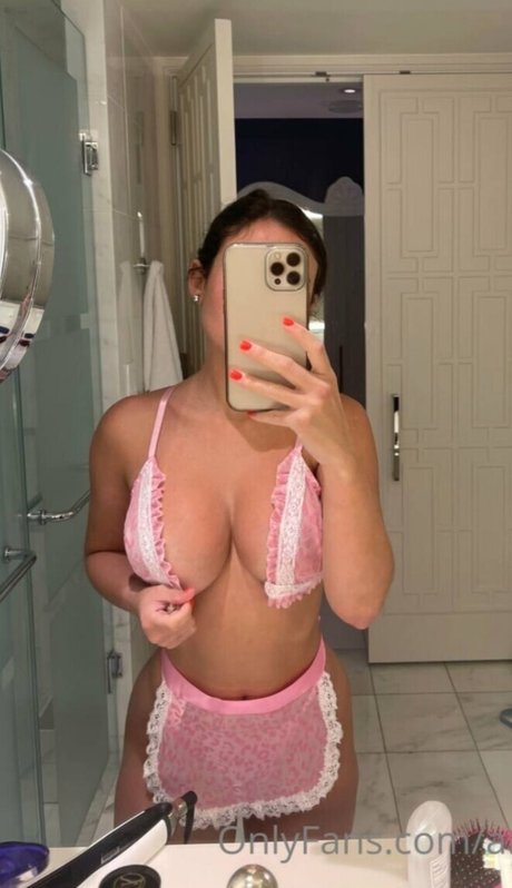 Angie Varona