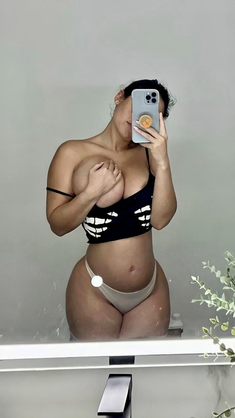 Angie Varona