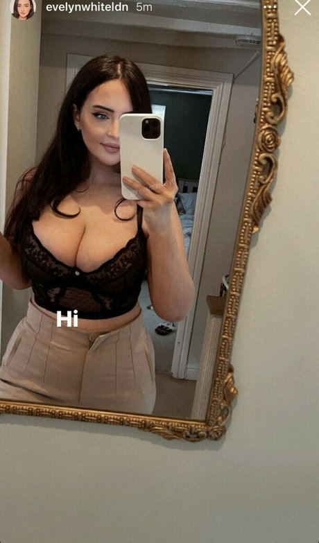 Nacktes geleaktes OnlyFans-Foto von Evelyn White