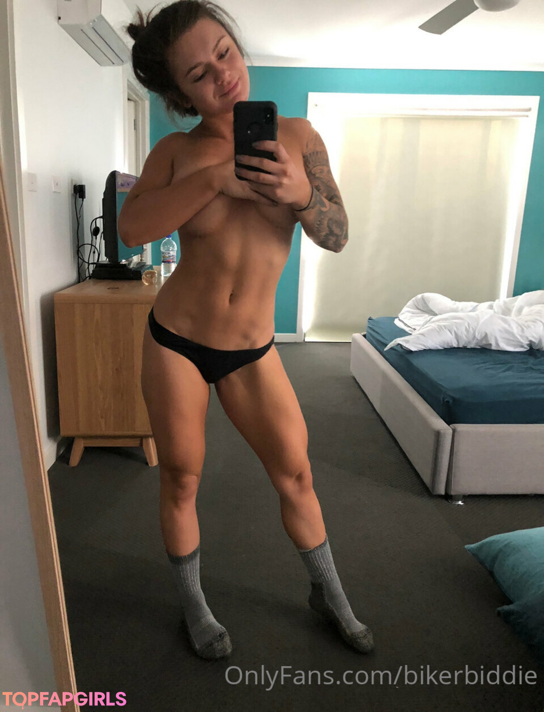 Nacktes geleaktes OnlyFans-Foto von Biker Biddie #86
