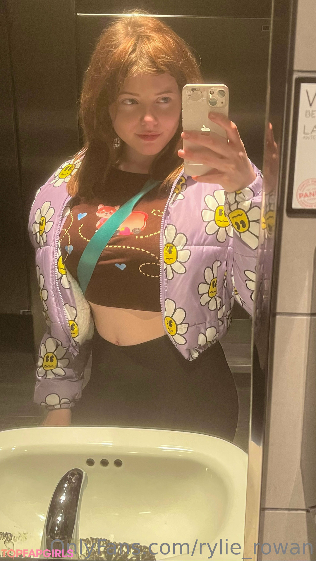 Nacktes geleaktes OnlyFans-Foto von Rylie Rowan #412