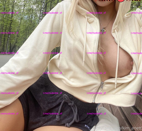 Nacktes geleaktes OnlyFans-Foto von Kim Anett