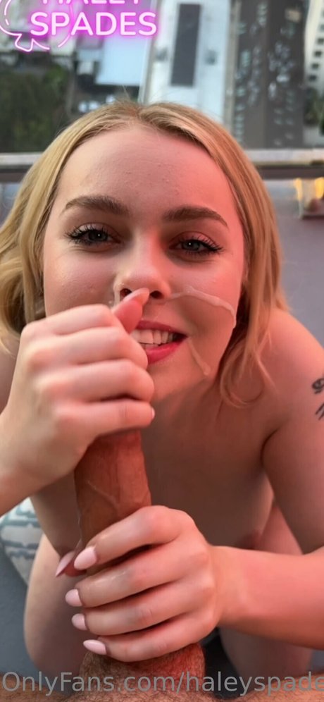 Nacktes geleaktes OnlyFans-Foto von Haley Spades