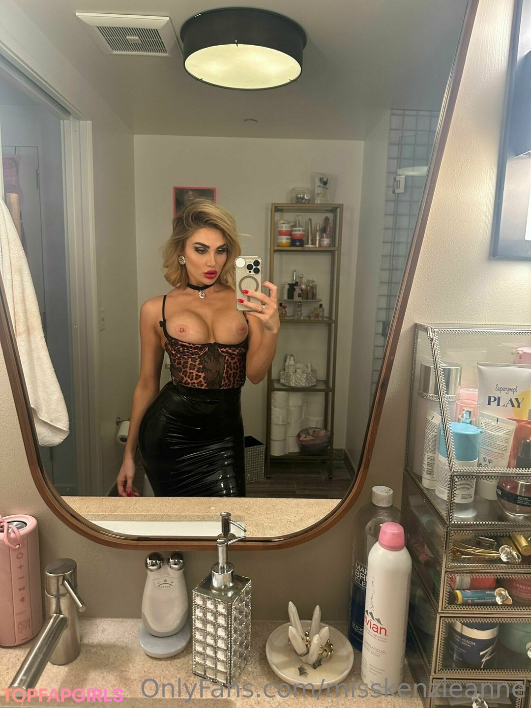 Nacktes geleaktes OnlyFans-Foto von Kenzie Anne #202