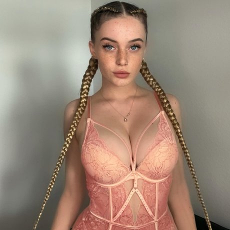 Nacktes geleaktes OnlyFans-Foto von Elenas Caprice