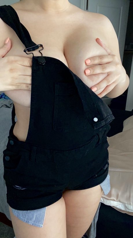 Pandora Nyxie