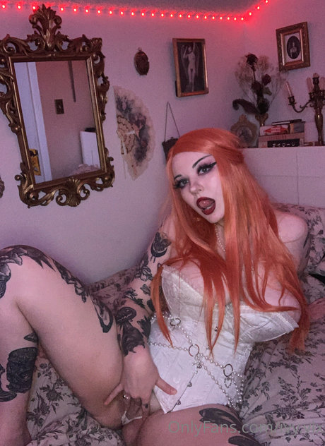 Ivy_vix